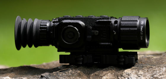 جهاز تصوير حراري محمول خفيف الوزن يوفر زمن استجابة سريع وكشف حراري دقيق في بيئات مختلفة